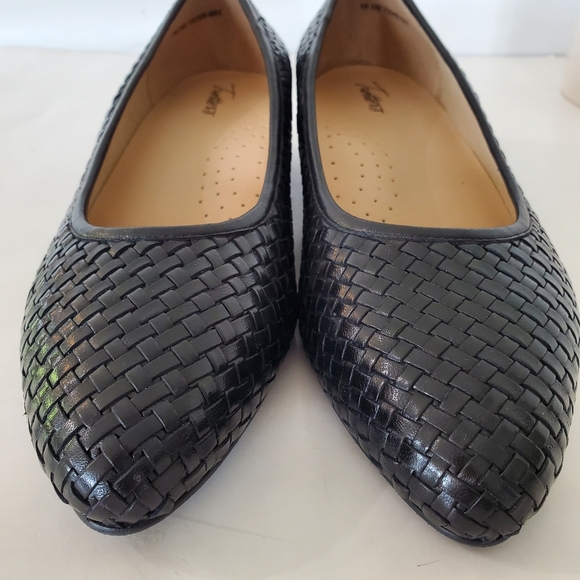 TROTTERS 10.5 Black Woven Leather JADE 1" Heel Slip On Shoes Comfort Office NWOB - Picture 8 of 15